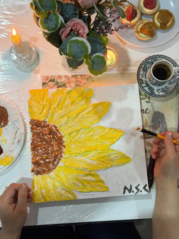 Aydınlık Yarınlar anaokulu workshop etkinliği - veliler ve çocuklar birlikte sanat çalışması